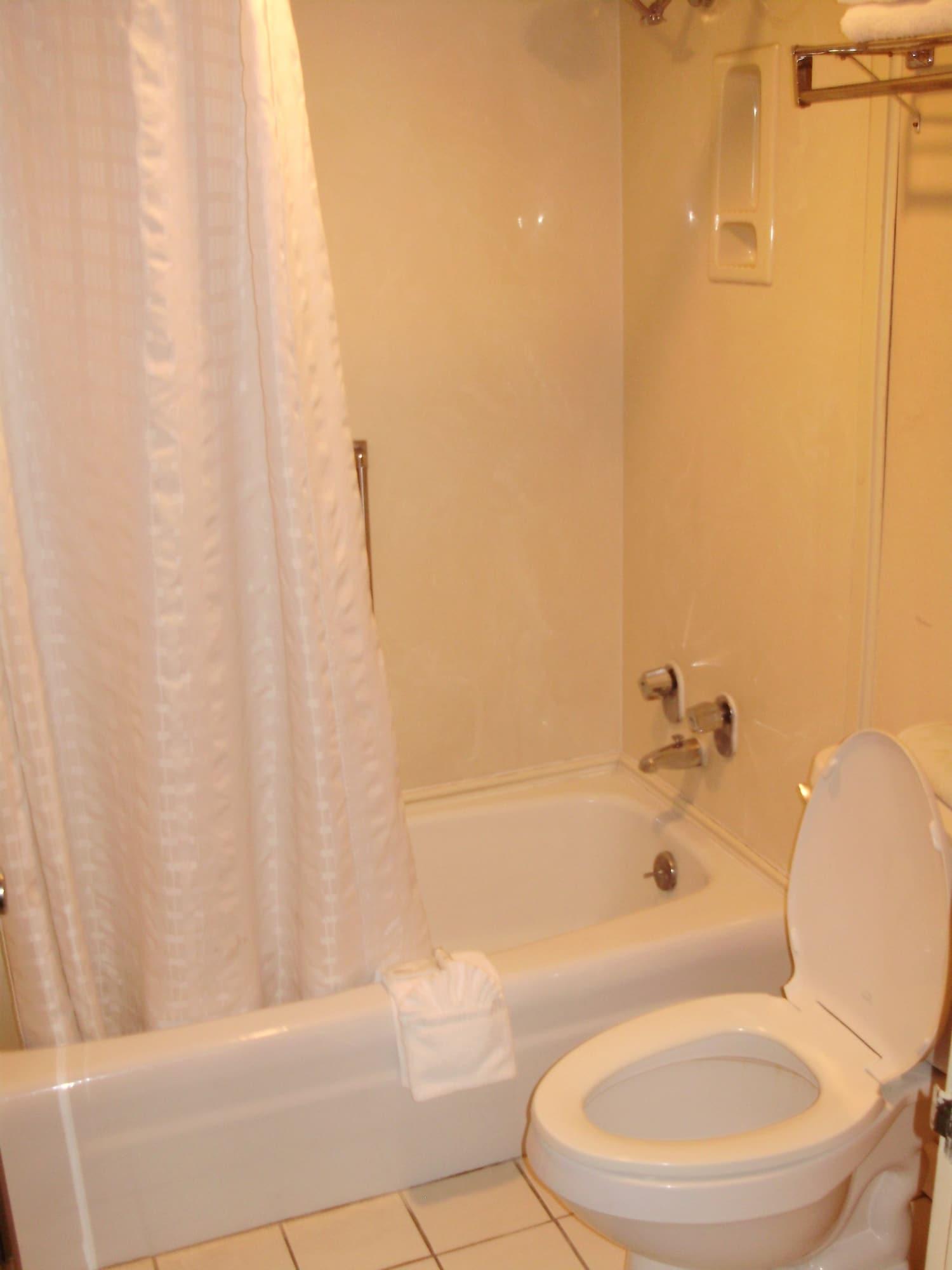 Trade Winds Central Inn Tulsa Bagian luar foto